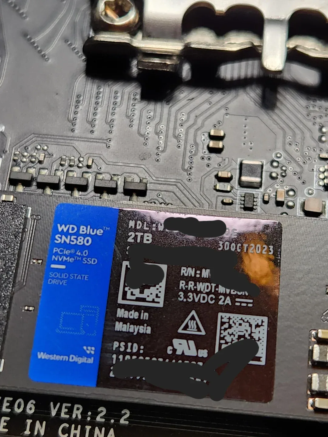 Nabywca "niedziałającej" płyty głównej MSI Z790 z eBaya miał sporo szczęścia. Znalazł przy okazji dysk SSD 2TB NVMe generacji 4